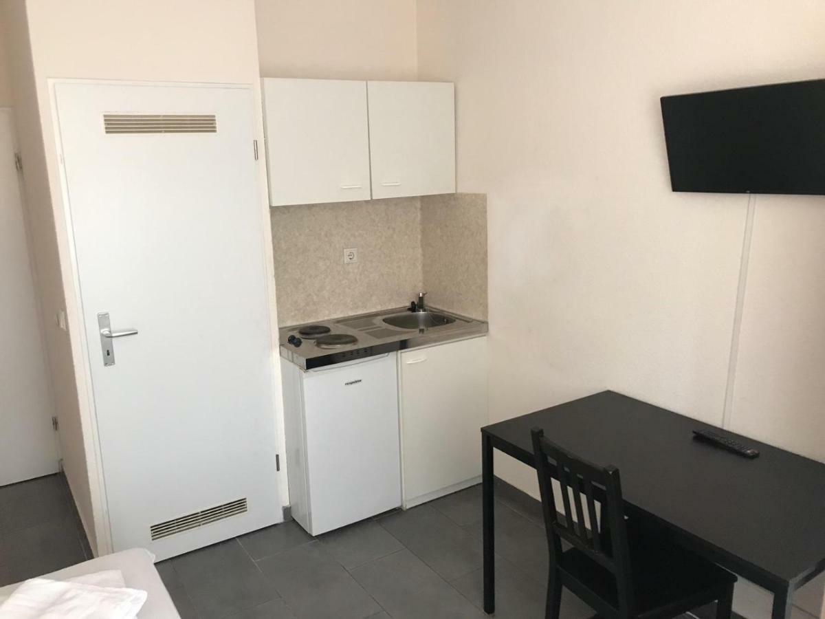 Rentapartment Duesseldorf الغرفة الصورة